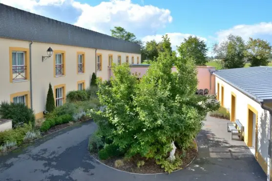 EHPAD Audelin Lejeune La cour intérieure